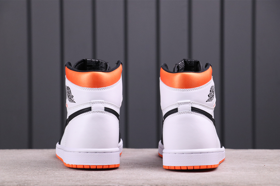 Air Jordan 1 Retro High OG ‘Electro Orange’