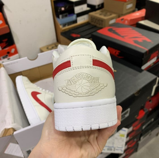 Air Jordan 1 Low “University Red”
