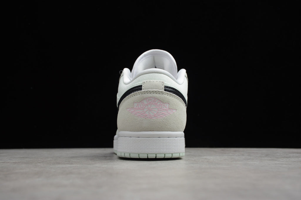 Air Jordan 1 Low SE “Barely Green”