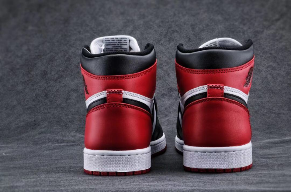 Air Jordan 1 Chicago Black