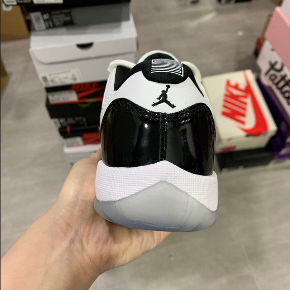Air Jordan 11 Low Concord