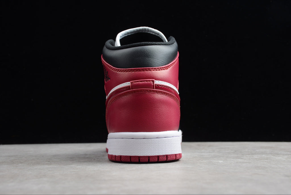 Air Jordan 1 Mid SE 'Gold Pendants'