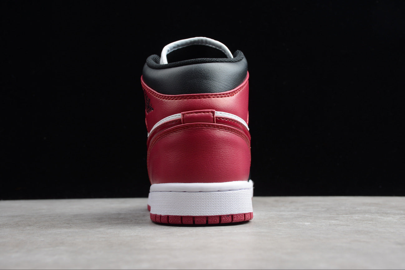 Air Jordan 1 Mid SE 'Gold Pendants'