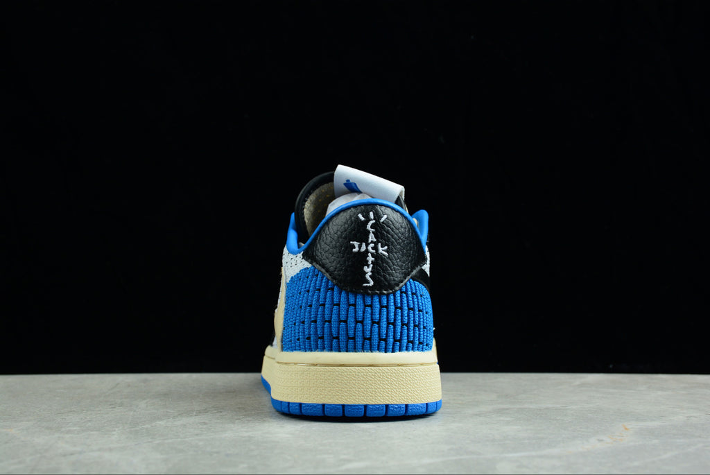 Air Jordan 1 Retro Low Flyknit Royal