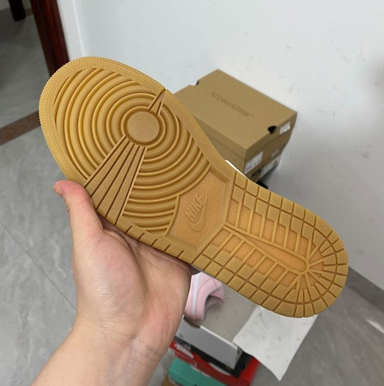 Air Jordan 1 Low Pink Gum