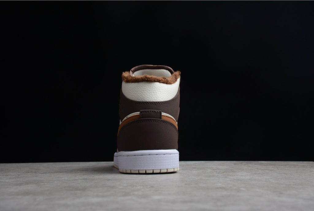 Air Jordan 1 Mid SE Cream Dark Chocolate