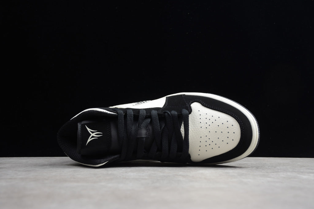 Air Jordan 1 Mid SE Black And White