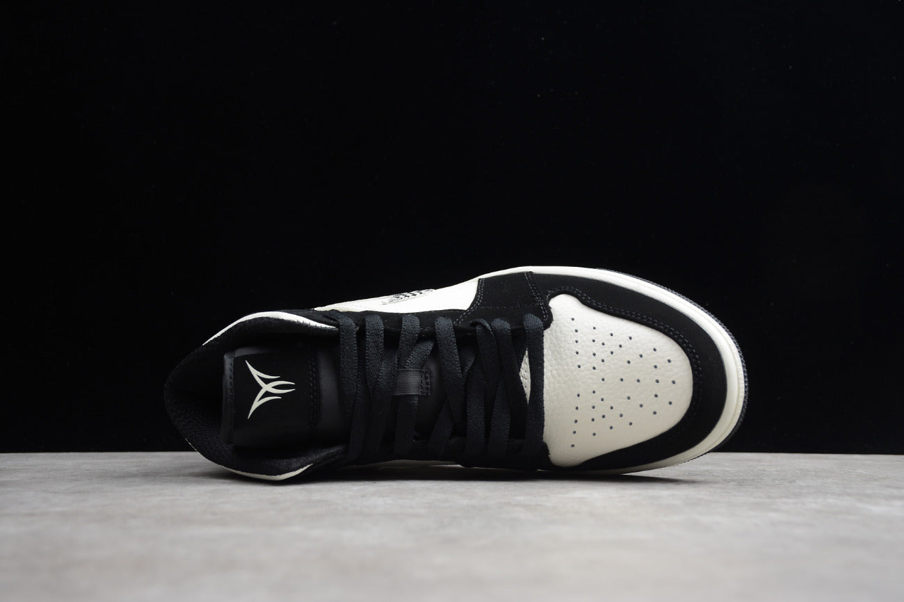 Air Jordan 1 Mid SE Black And White