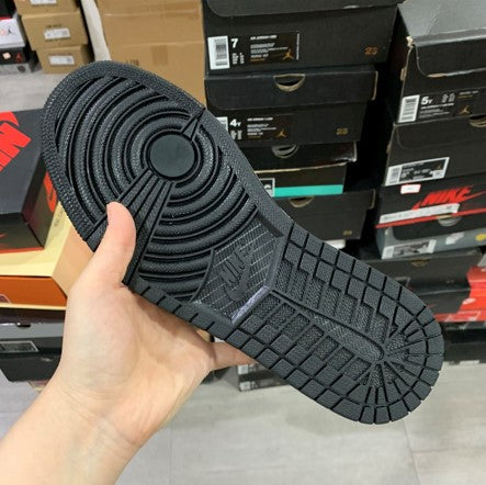 Air Jordan 1 Mid Black Gold