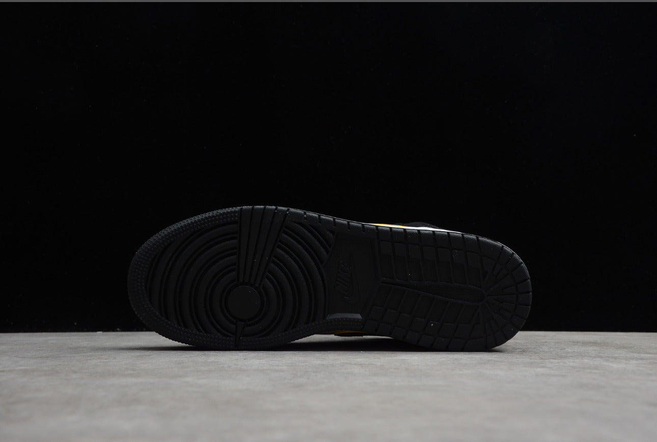 Air Jordan 1 Mid Lakers Top 3