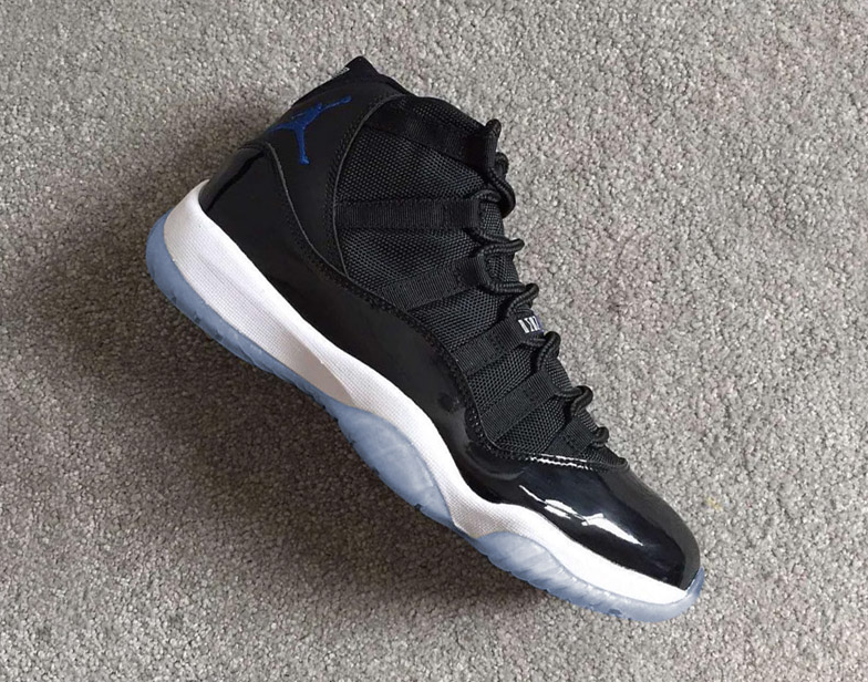 Air Jordan 11 Black Blue