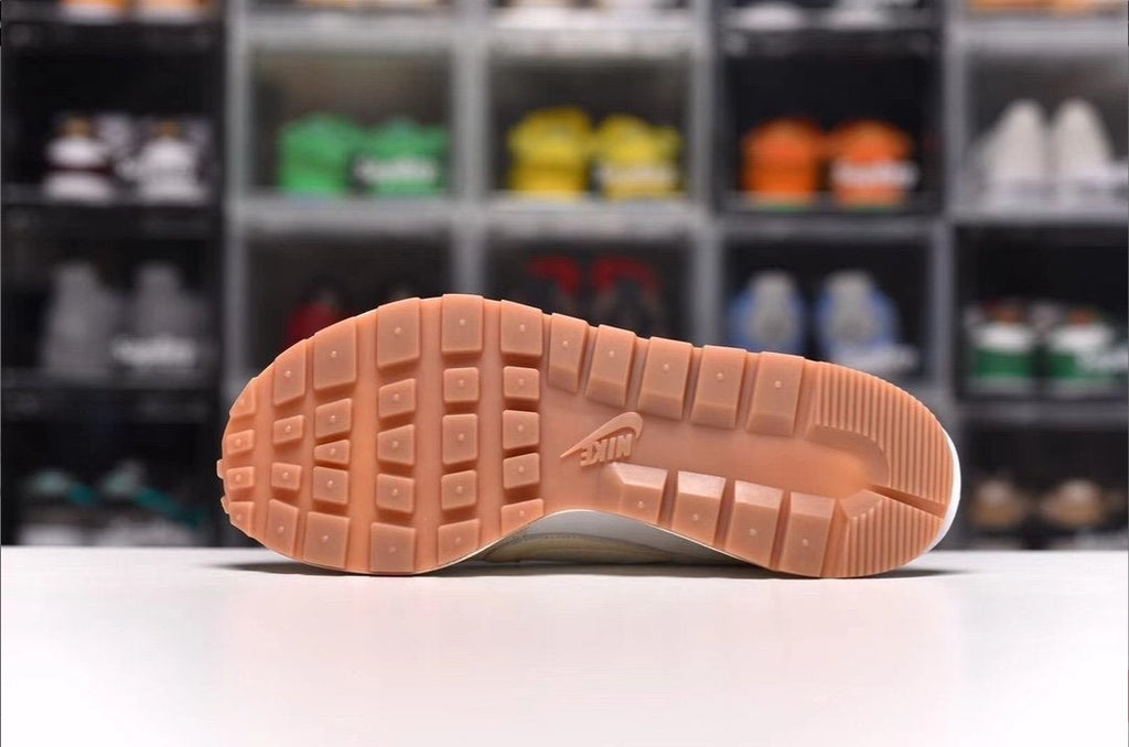 Sacai x VaporWaffle Sail Gum Shoes Sneakers