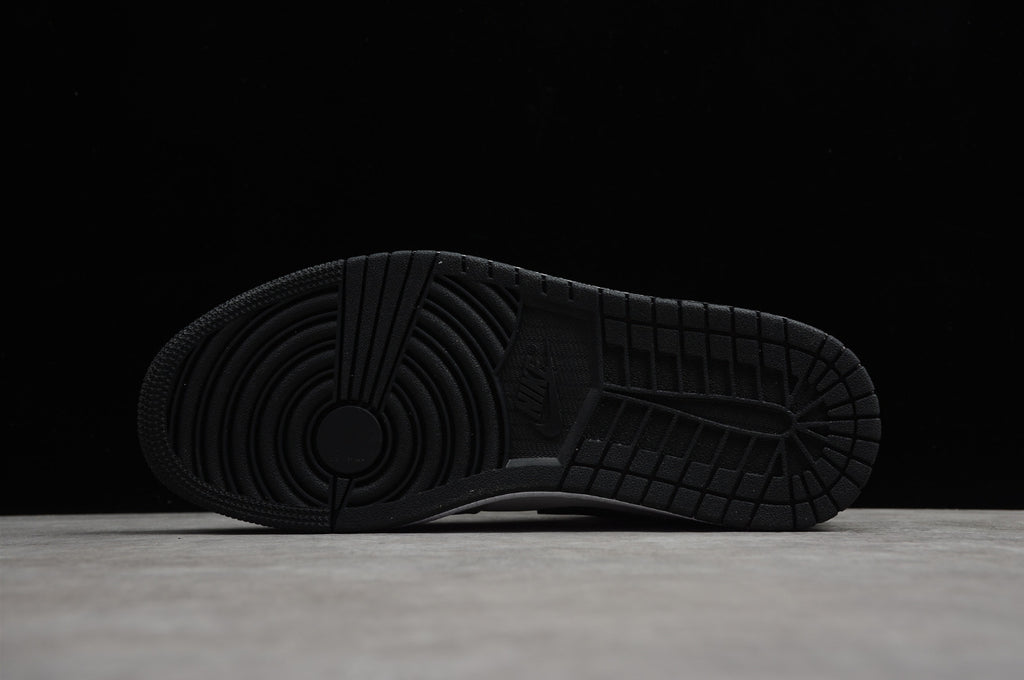Air Jordan 1 Mid 'Light Smoke Grey'