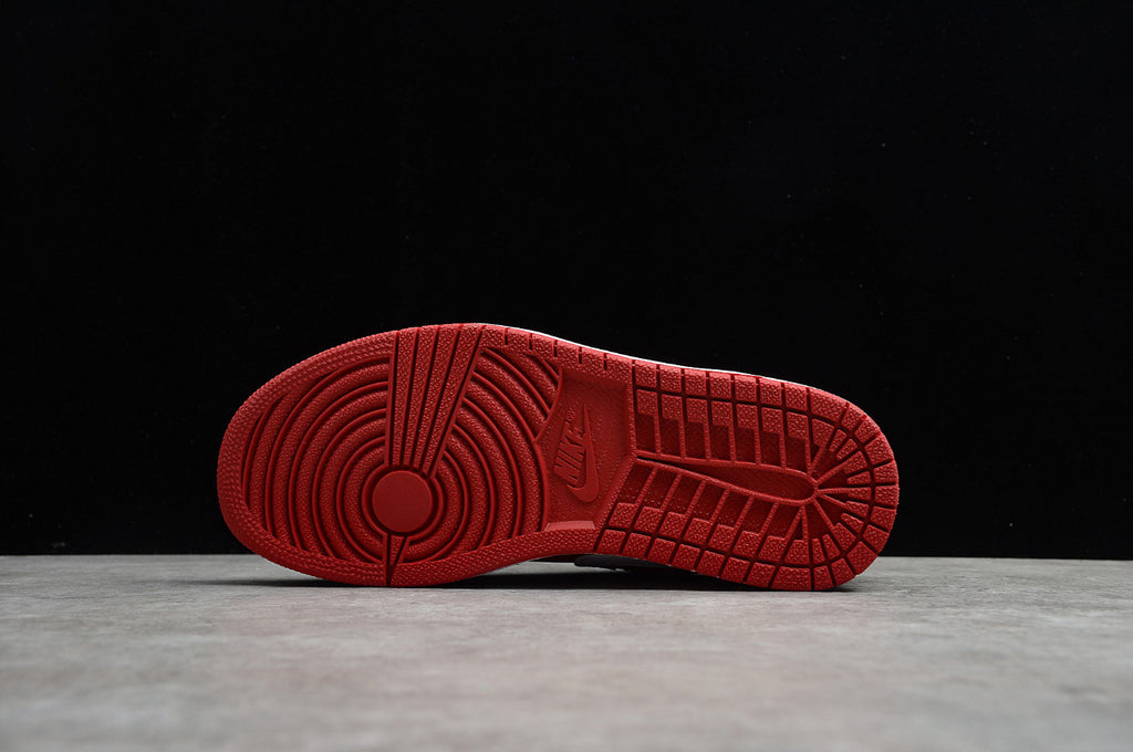 Air Jordan 1 Low Chicago Bulls