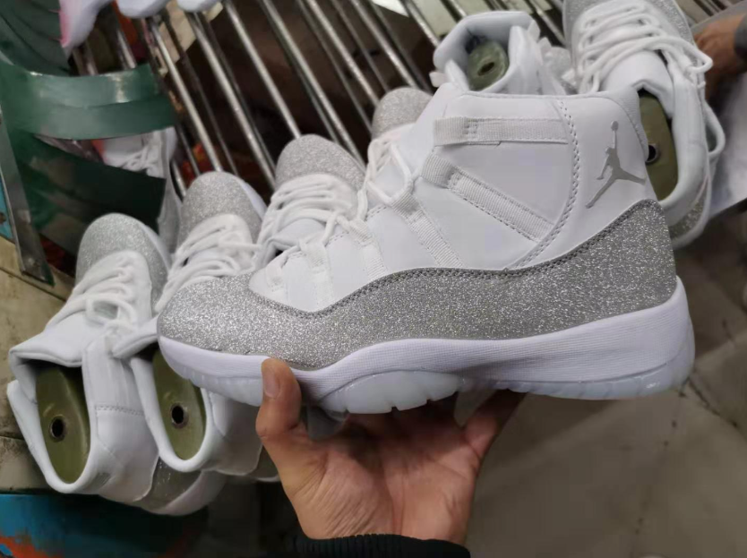Air Jordan 11 Metallic Silver