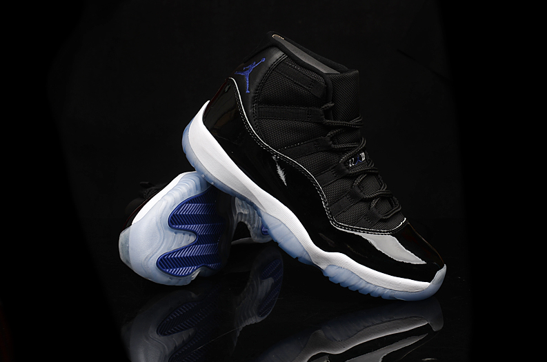 Air Jordan 11 Space Jam