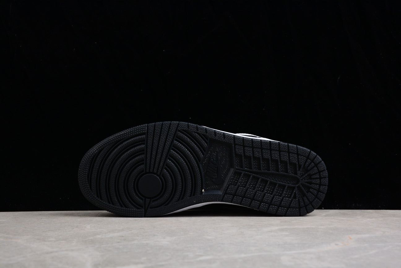 Air Jordan 1 Low SE 'Black and White'