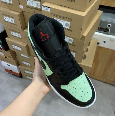 Air Jordan 1 Mid SE Black And Green