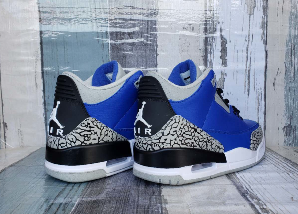 Air Jordan 3 Retro Varsity Royal