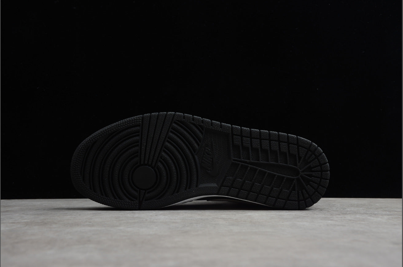 Air Jordan 1 Mid Panda