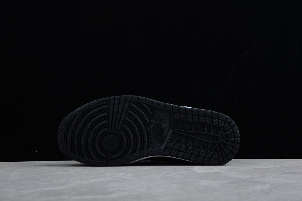 Air Jordan 1 Mid Patent Black White Gold