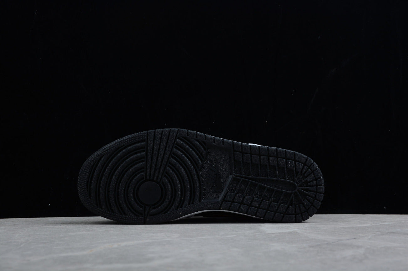 Air Jordan 1 Mid Patent Black White Gold