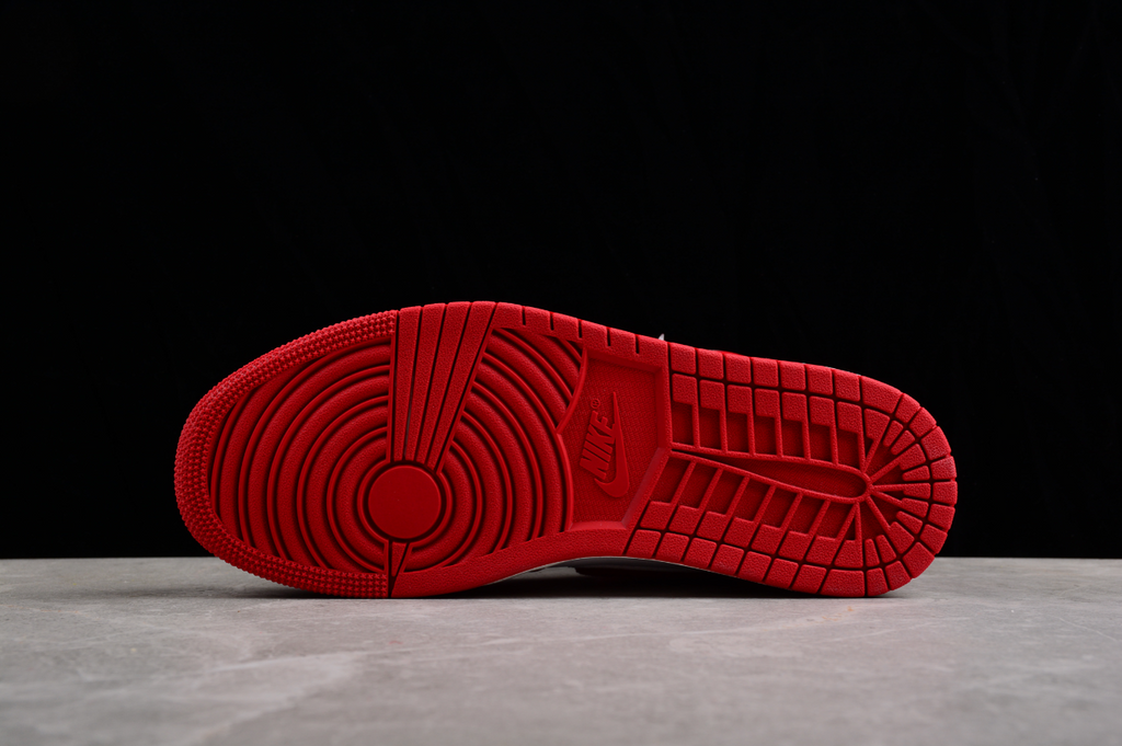 Air Jordan 1 Retro High OG Red 'Chenille'