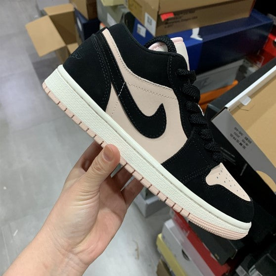 Air Jordan 1 Low WMNS