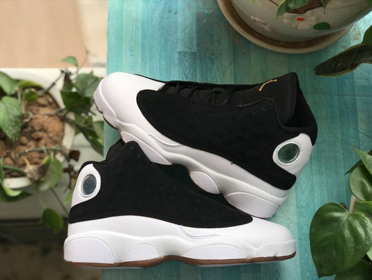 Air Jordan 13 Black White