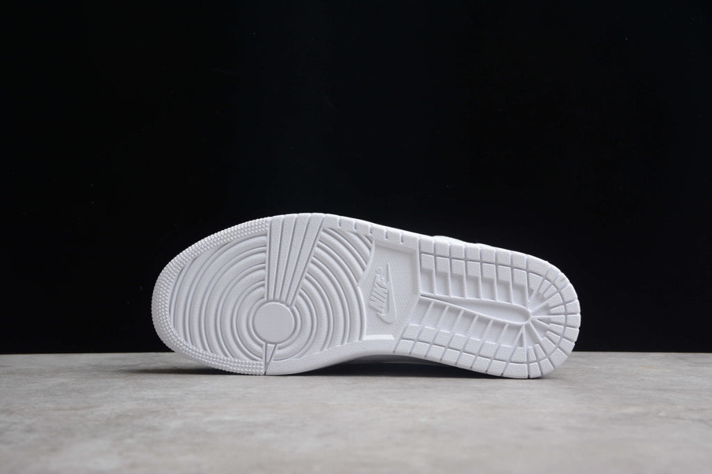 Air Jordan 1 Mid Triple White