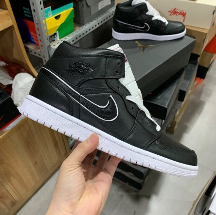 Air Jordan 1 Mid Black And White Oreo