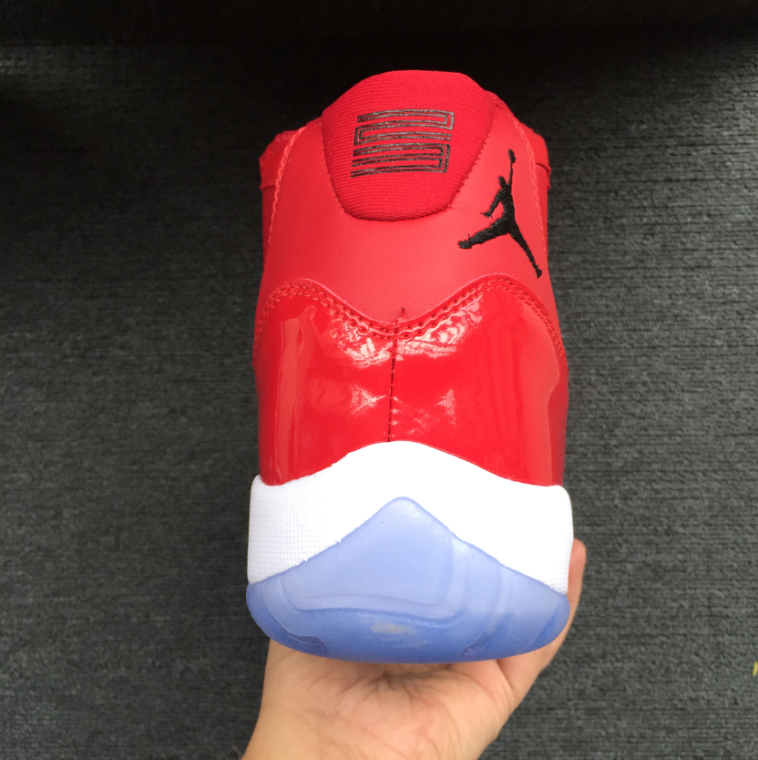 Air Jordan 11 Full Red