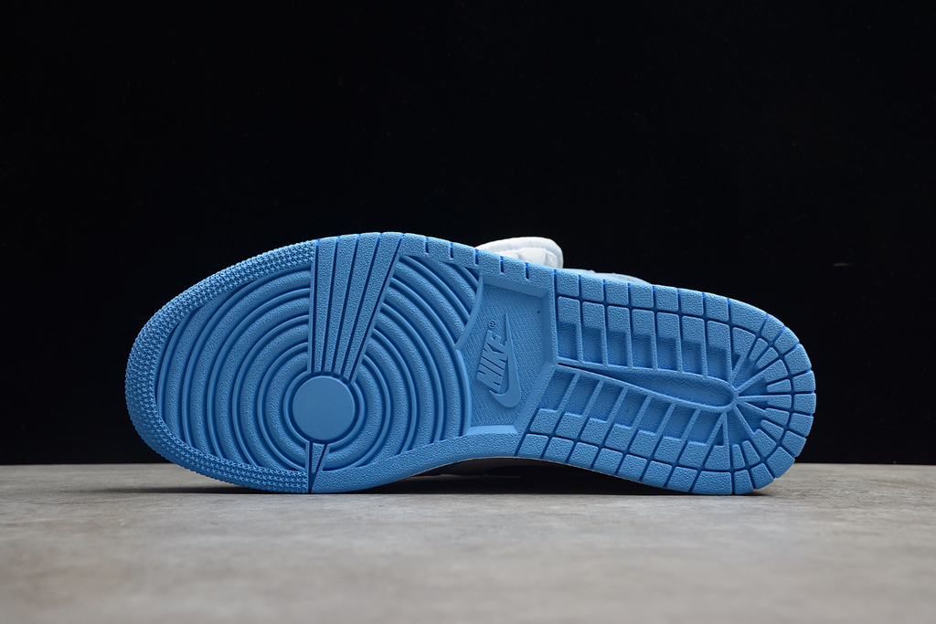 Air Jordan 1 Retro High OG “University Blue”