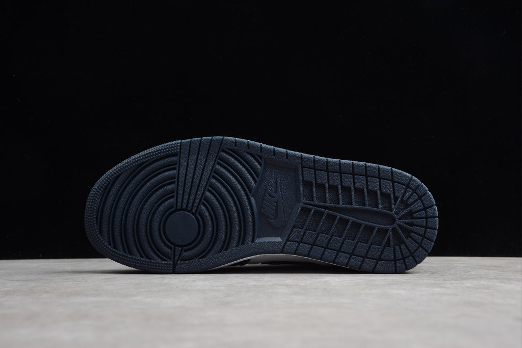 Air Jordan 1 Mid Obsidian Sanded Purple