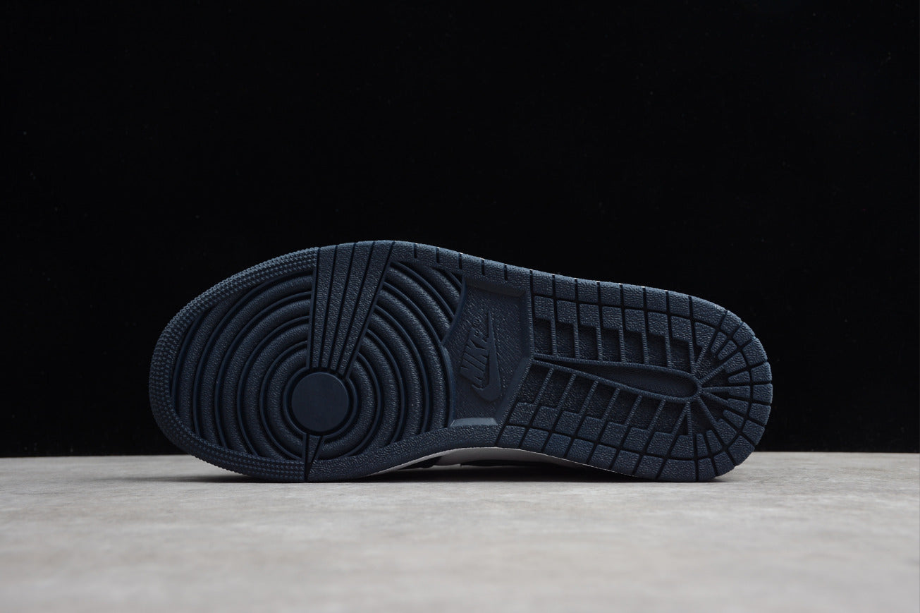 Air Jordan 1 Mid Obsidian Sanded Purple