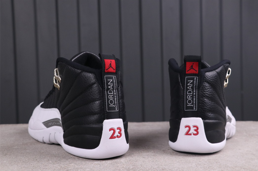 Air Jordan 12 Playoffs 2022