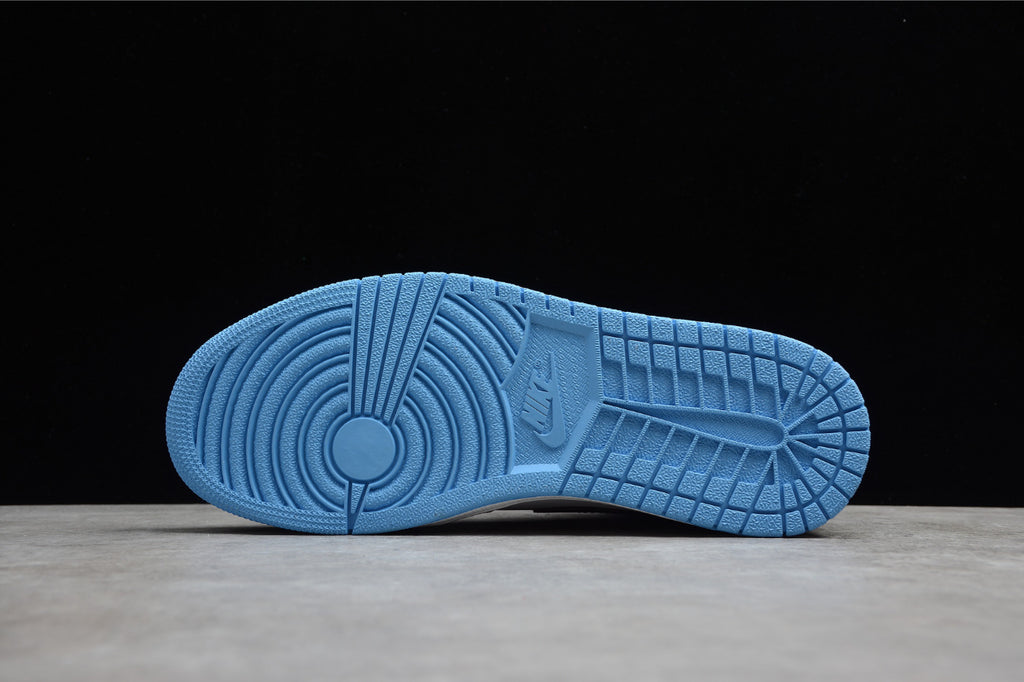 Air Jordan 1 Mid University Blue