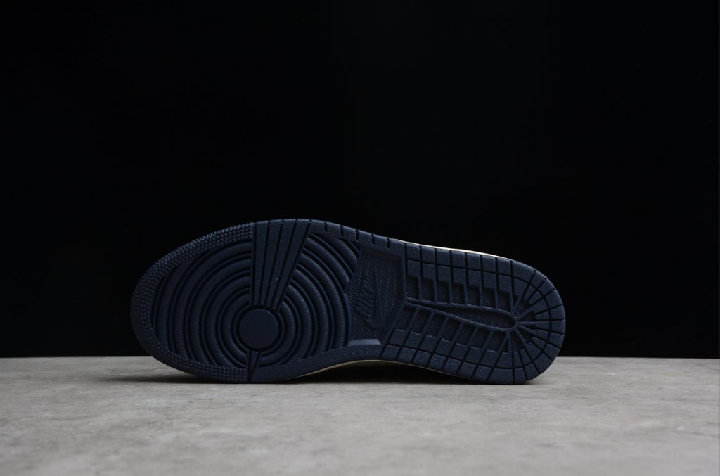Air Jordan 1 Retro High OG 'Obsidian'