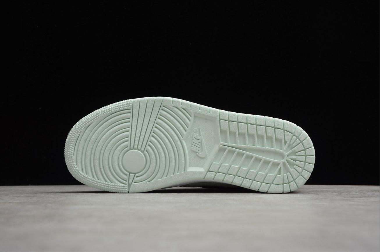 Air Jordan 1 Low SE “Barely Green”