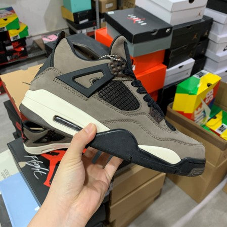 Air Jordan 4 x Travis Scott Olive