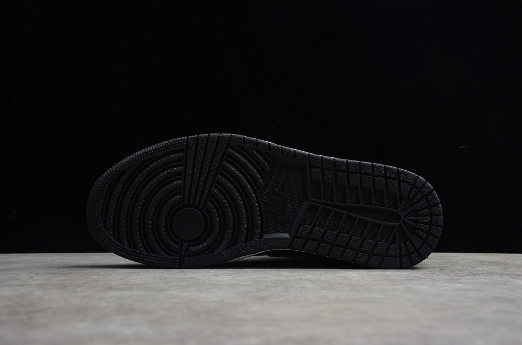 Air Jordan 1 Retro High OG Shadow
