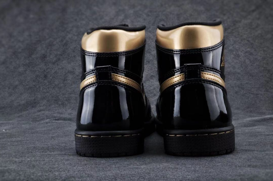 Air Jordan 1 High OG Black Metallic Gold