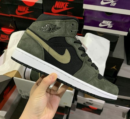 Air Jordan 1 Mid Army Green Style