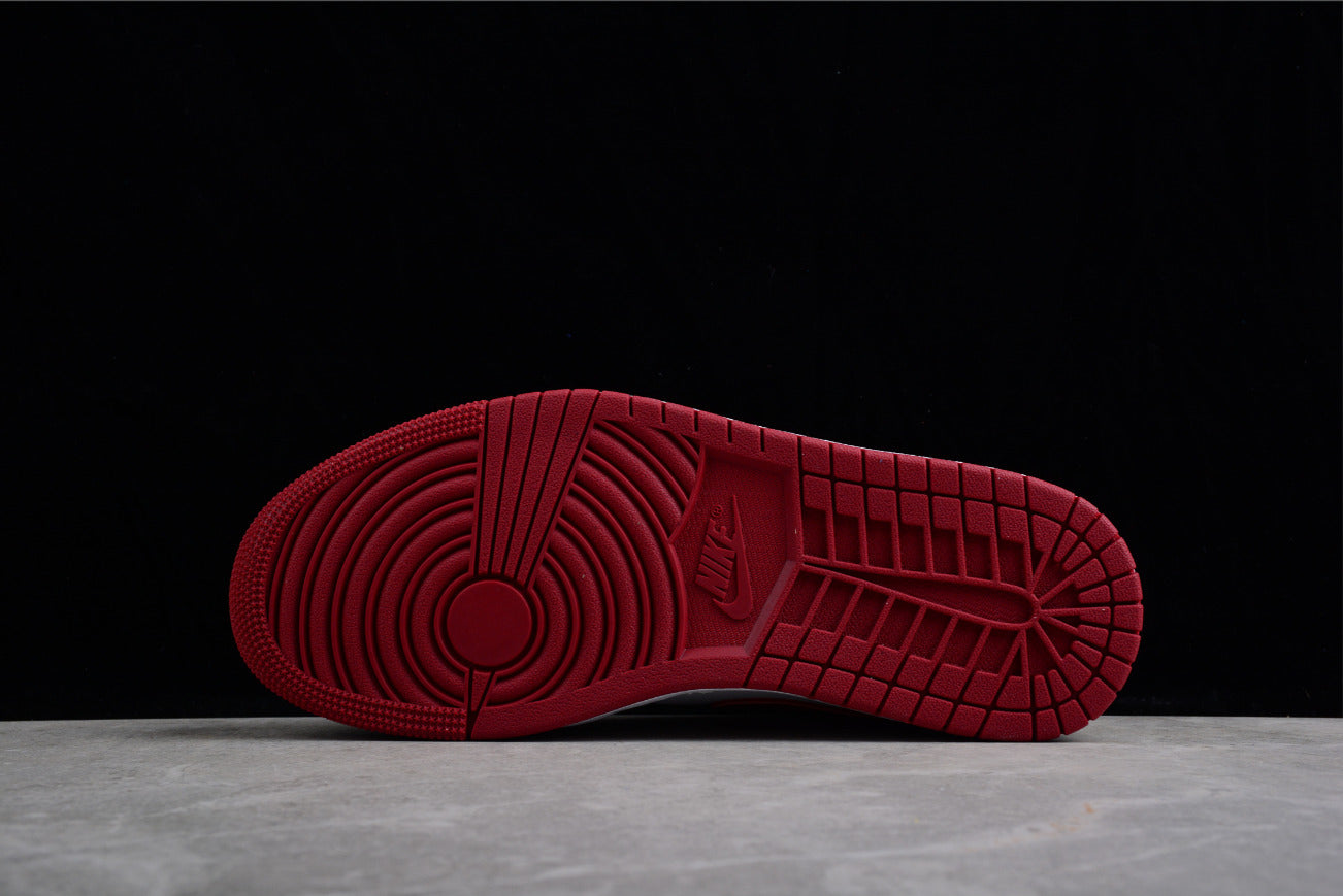 Air Jordan 1 Mid Reverse Chicago