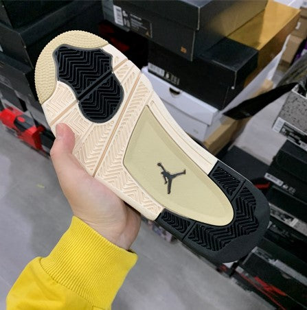 Air Jordan 4 WMNS “Mushroom”