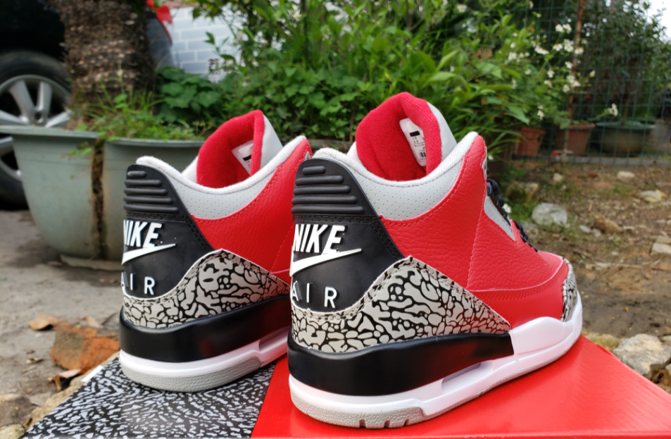 Air Jordan 3 Unite Fire Red