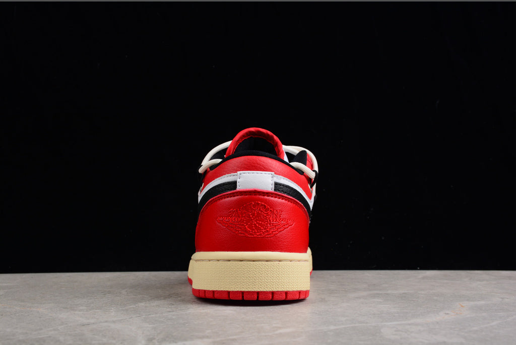 Air Jordan 1 Low “Chicago”