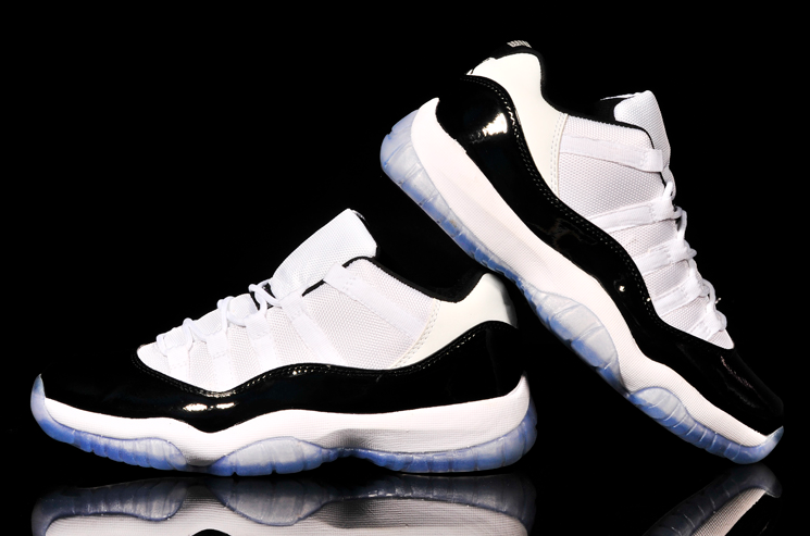 Air Jordan 11 Retro 'Concord'