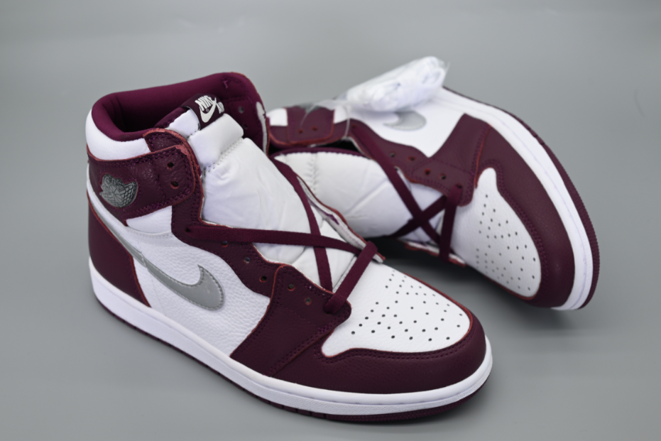 Air Jordan 1 High OG Bordeaux