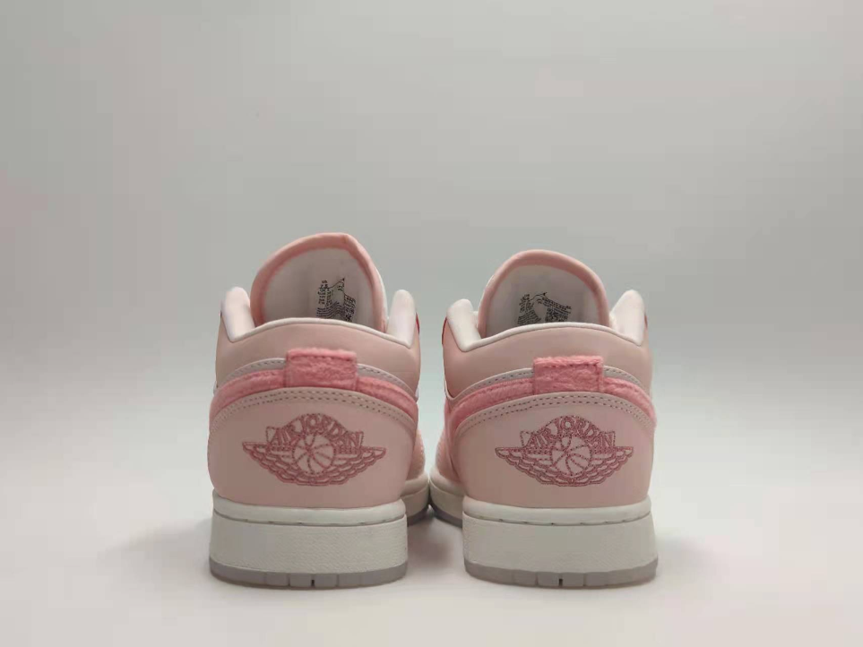Air Jordan 1 Low Mighty Swooshers Pink